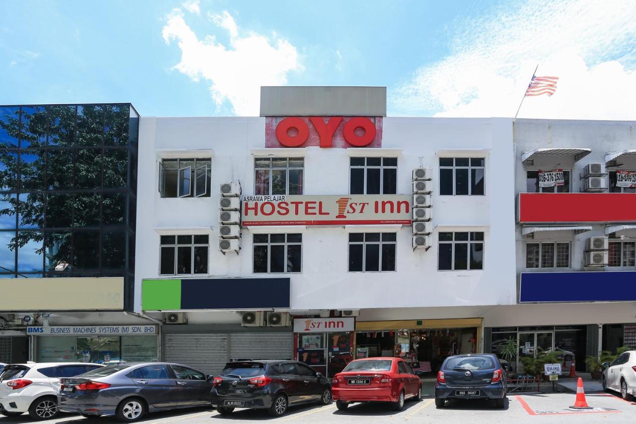 Oyo 89891 1St Inn Hotel Subang Субанг-Джая Экстерьер фото