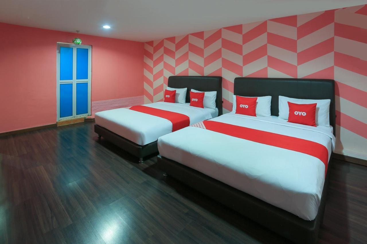 Oyo 89891 1St Inn Hotel Subang Субанг-Джая Экстерьер фото